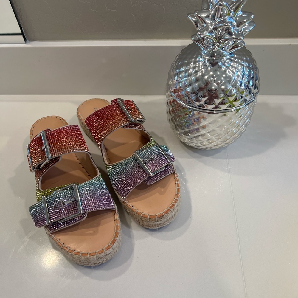 Beautiful Gianni Bini sandals,